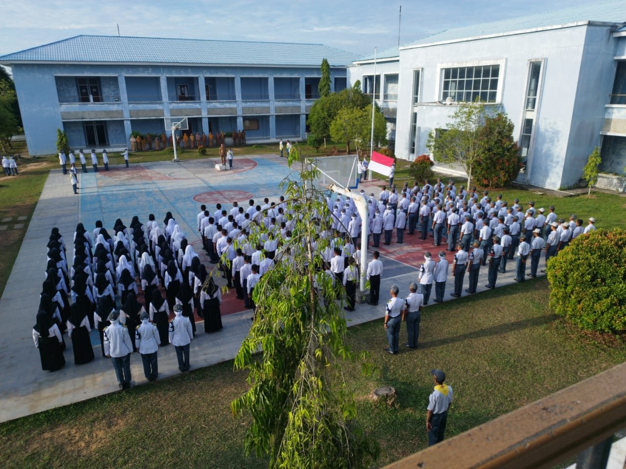 Kegiatan Rutin Upacara Bendera Hari Senin